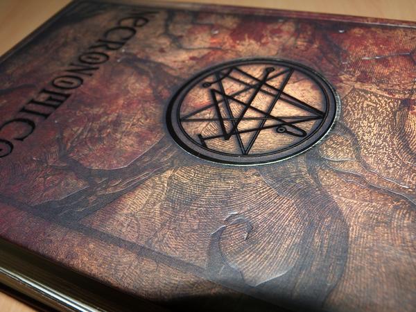 Le Necronomicon (couverture)